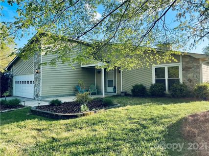3819 Sweetgrass Lane sold home in Cedar Woods, Charlotte, NC