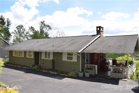 137 Azalea Lane sold home in Tall Pine Ridge, Spruce Pine, NC