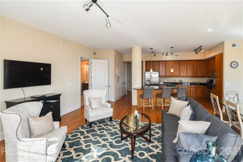 4620 Piedmont Row Drive 513
