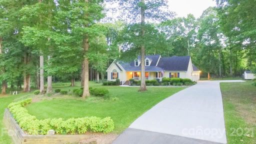 812 Sanside Drive sold home in Stornoway, York, SC