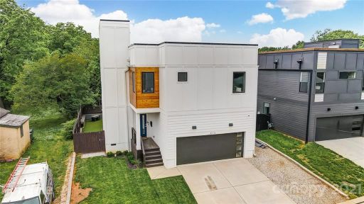 613 Campus Street
