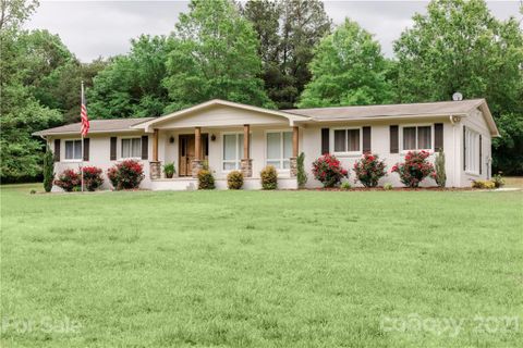 160 Country Club Drive sold home in Country Club Acres, Troy, NC