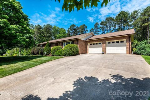 48 Penelope Lane 400 & 401