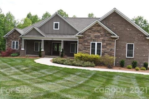 730 Oak Ridge Farms Circle sold home in Oak Ridge Farms, Newton, NC