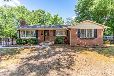 214 Rutledge Avenue sold home in Sedgefield, Concord, NC