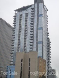 333 W Trade Street 1606