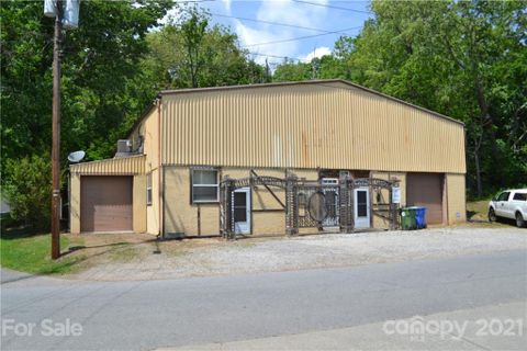 39 Brookside Circle