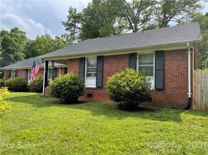 128 Brierwood Road sold home in Valley Stream, Statesville, NC