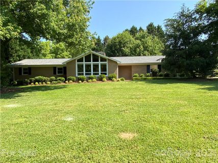 132 Oakwood Drive