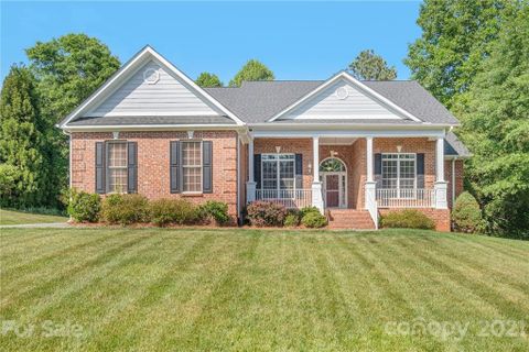 178 Hunters Hill Drive sold home in Fox Den Country Club, Statesville, NC