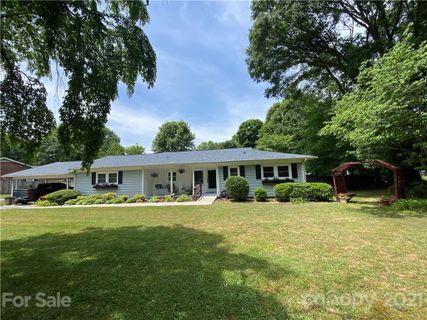1738 Linwood Road sold home in Kenwood Place, Gastonia, NC