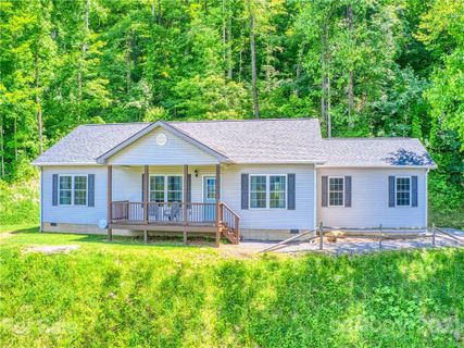 744 April Park sold home in Pinnacle Ridge, Waynesville, NC