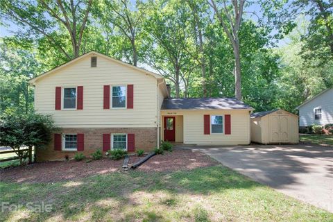 4608 Oakwood Circle