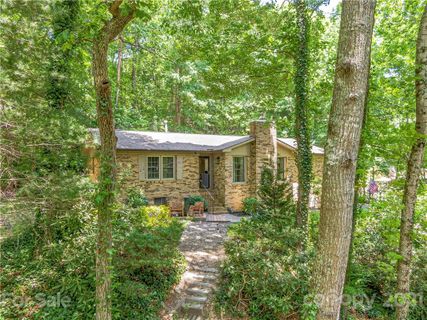 444 Deerhaven Lane