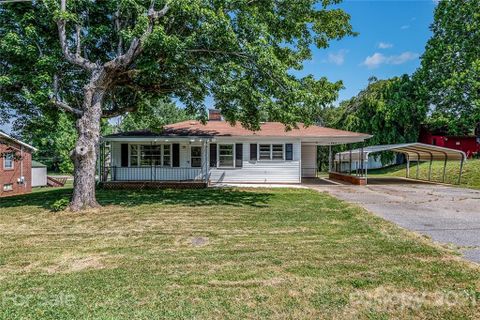 2842 1st Avenue sold home in Longview, Hickory, NC