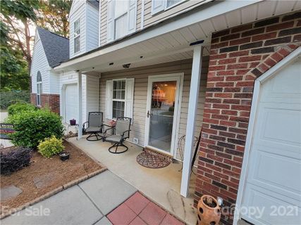 2017 University Heights Lane
