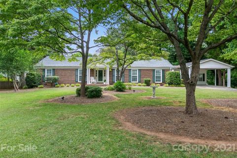 2116 Hempstead Road