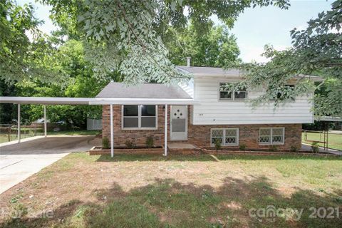 2431 Woodleaf Drive sold home in Fallscrest, Gastonia, NC
