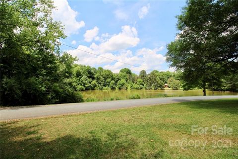 220 Shenandoah Circle sold home in Shenandoah Park, Charlotte, NC