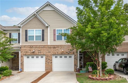 7037 Woodsbay Lane