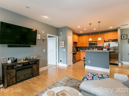 202 Brickton Village Circle 303