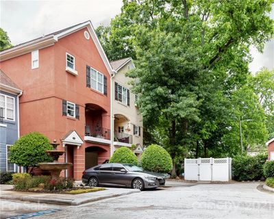 906 Hawthorne Bridge Court 7