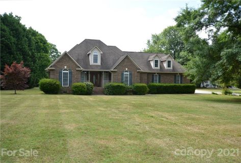 1335 Meadow Lakes Road