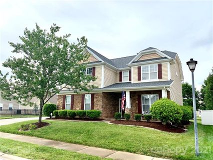 2004 Symphony Lane