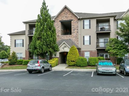 291 Brickton Village Circle 203
