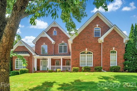1883 Chestnut Hill Drive