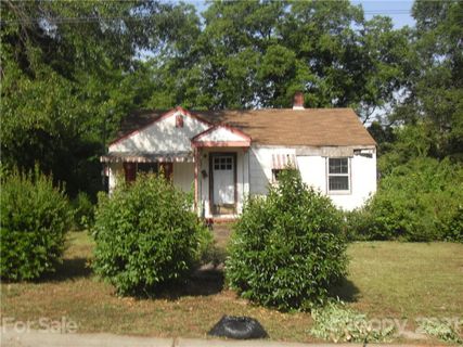 2116 Vanderbilt Road