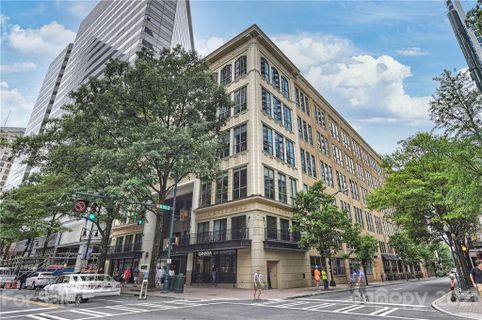 127 N Tryon Street 304