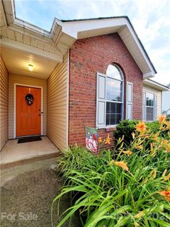 1032 Ridgefield Circle
