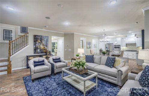 1045 Wellington Avenue 068