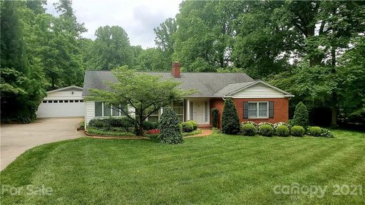 223 Oakland Circle