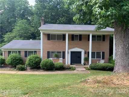 2960 Club Drive