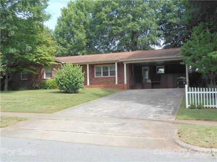 621 Carolina Avenue sold home in Fulton Heights, Statesville, NC