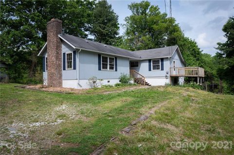 10 Fair Oaks Road sold home in Oak Park, Arden, NC