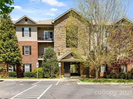 525 Appeldoorn Circle sold home in Grove at Appeldoorn, Asheville, NC