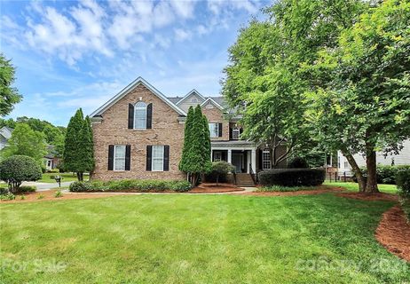 1201 Grayscroft Drive