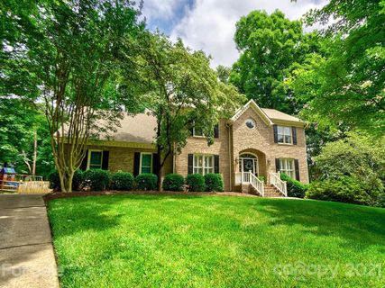 8719 Ledbury Court