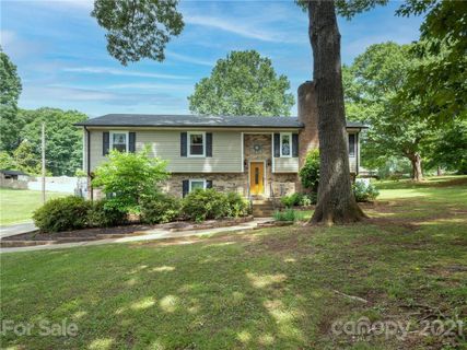 2210 Deerwood Place