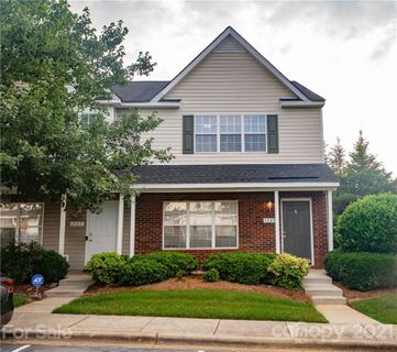 1729 Forest Side Lane