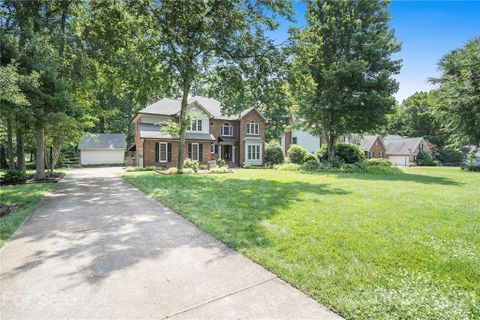 4701 Morris Glen Drive