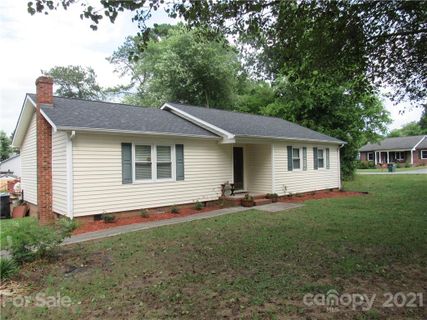 2904 Winston Drive