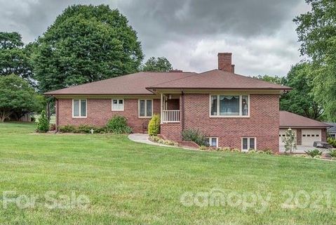 1419 Stoneyridge Drive