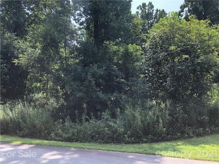 Lot 13 Peregrine Drive sold home in Rambling Hills, Hendersonville, NC
