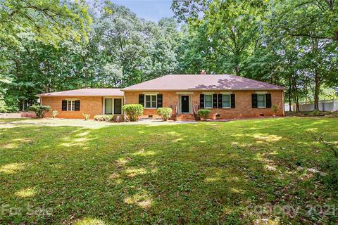 994 Sherwood Circle