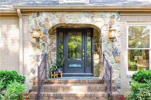 3322 Elstree Drive