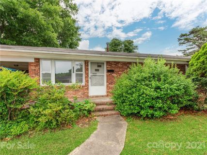 207 Gaddis Drive sold home in Lakewood, Mount Holly, NC